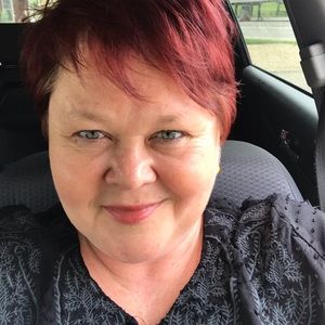 Meet your Posher, Julia